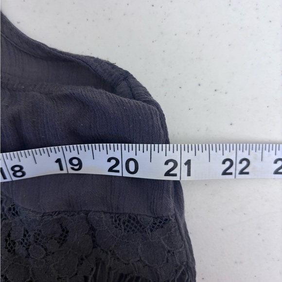 Knox Rose Green and Gray Embroidered Tops - Picture 13 of 15